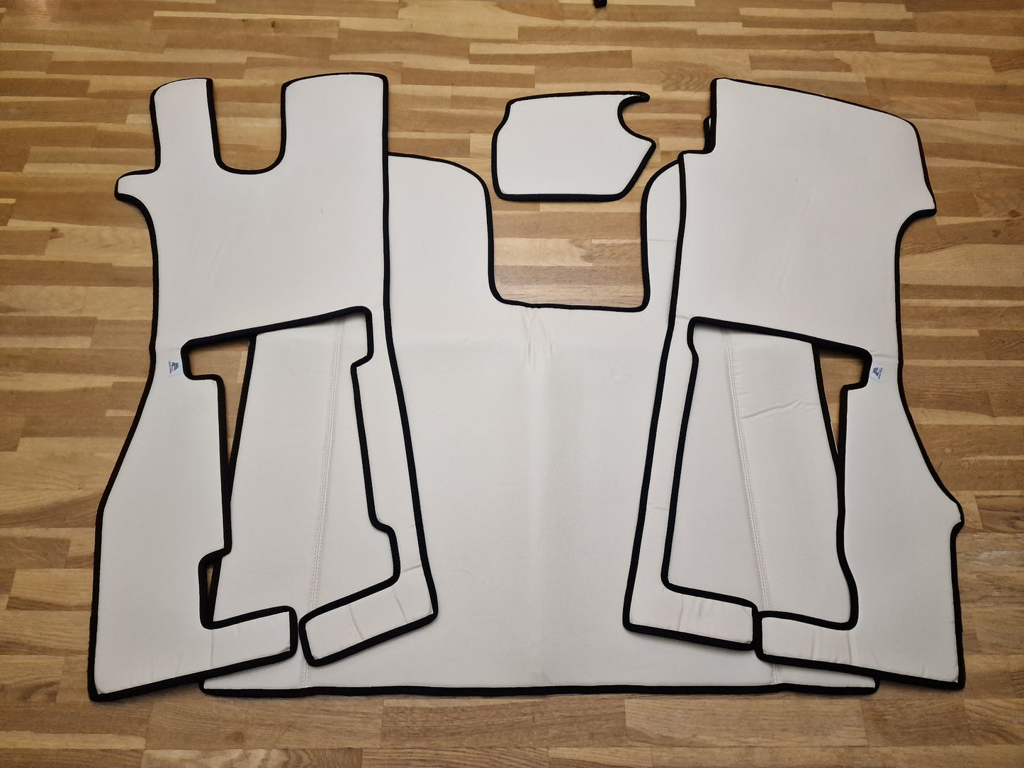 New Mat Set (Smooth) for Scania Nextgen R - Black or Beige Color