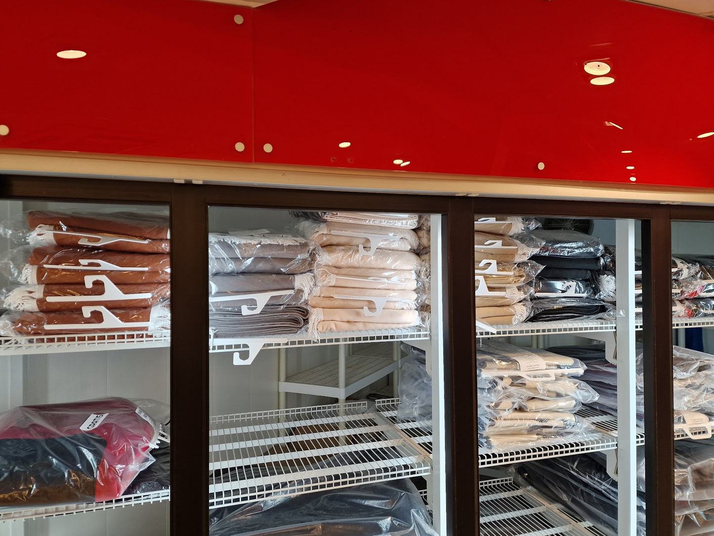 Nye Sidegardiner med Frontkappe i Forskjellige Farger - Klar til Sending!