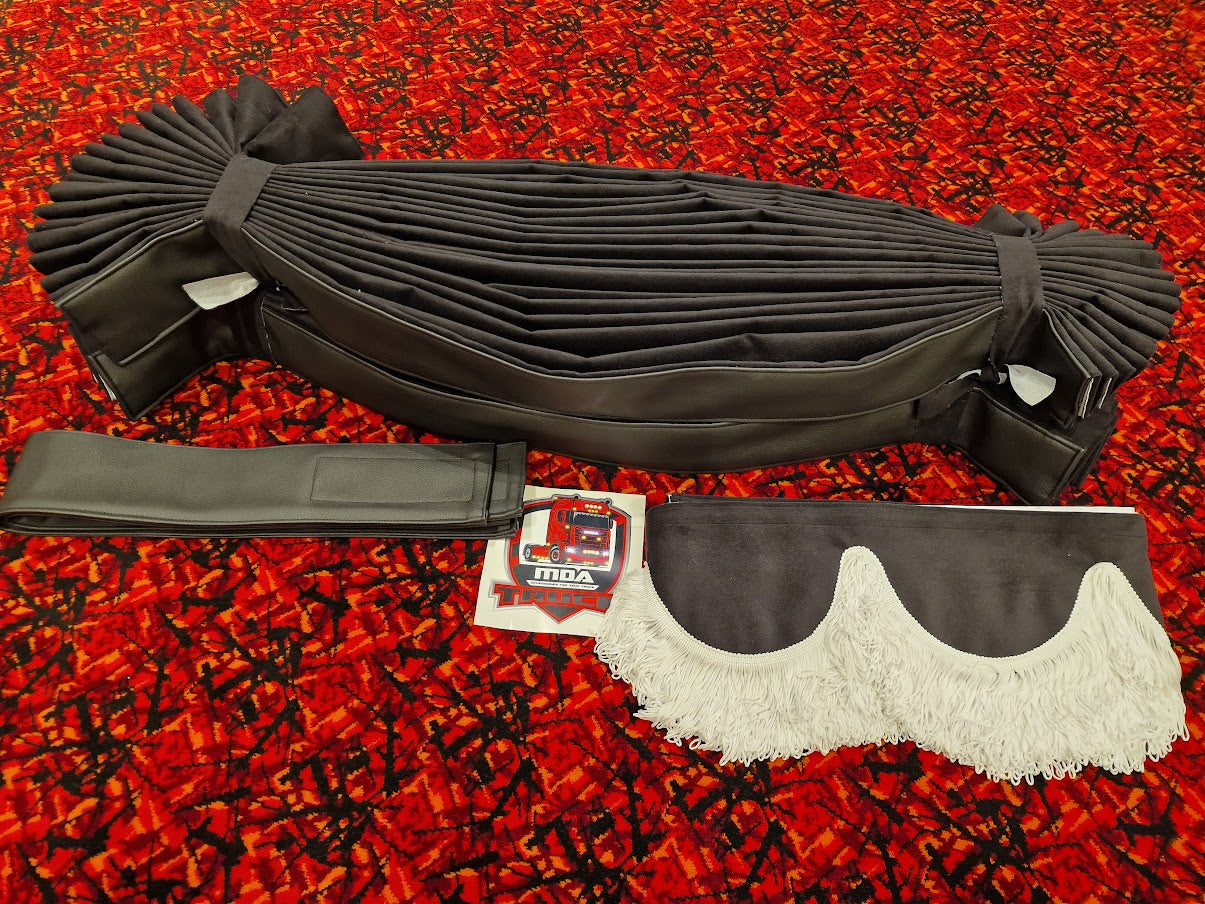 Ny Svart Gardinsett i Premium Stoff/Skinn - Klar til Sending!