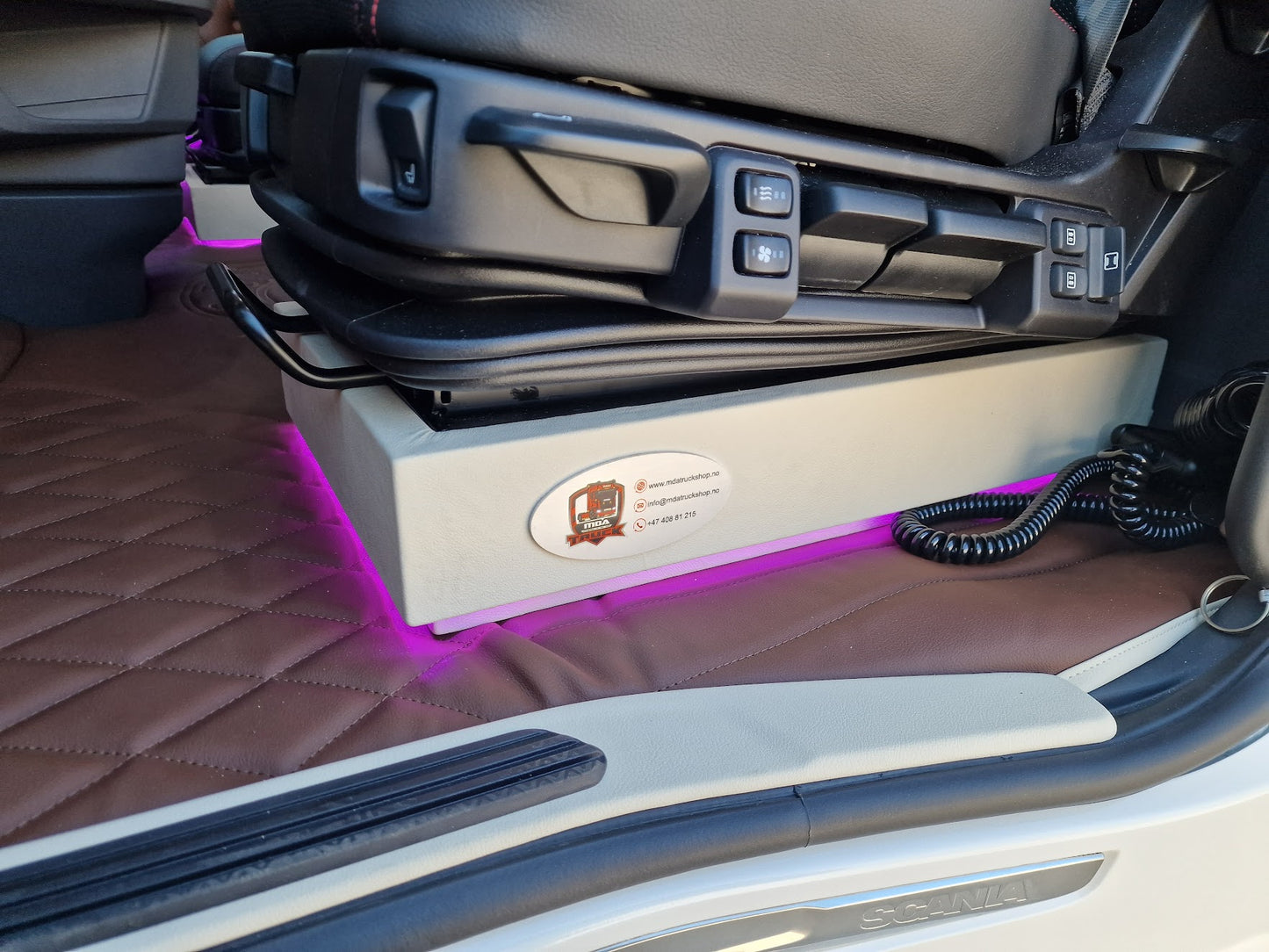 Stolsokkel Trekk Laget på Bestilling - Skinn, Bussplysj, Belysning