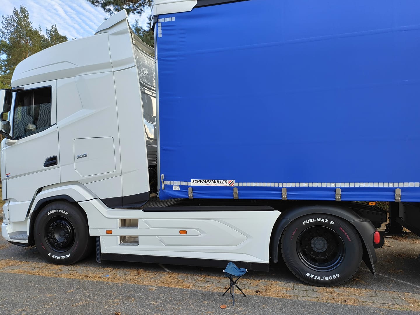 Paint For Pontoons / Rubber / Tires, 80ml - White