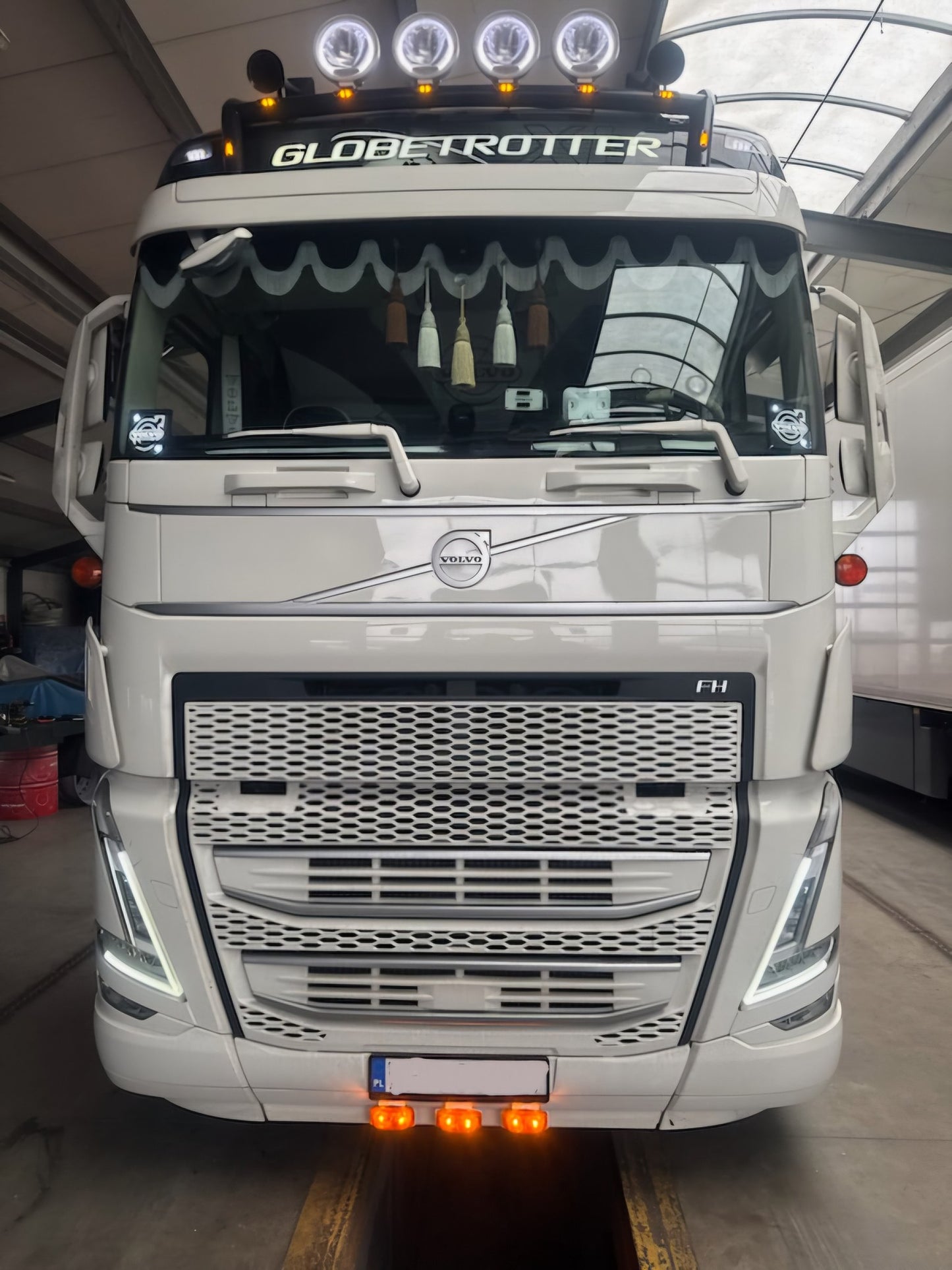 Mounting Bracket for Double Burners, Behind Sign Frame - Black