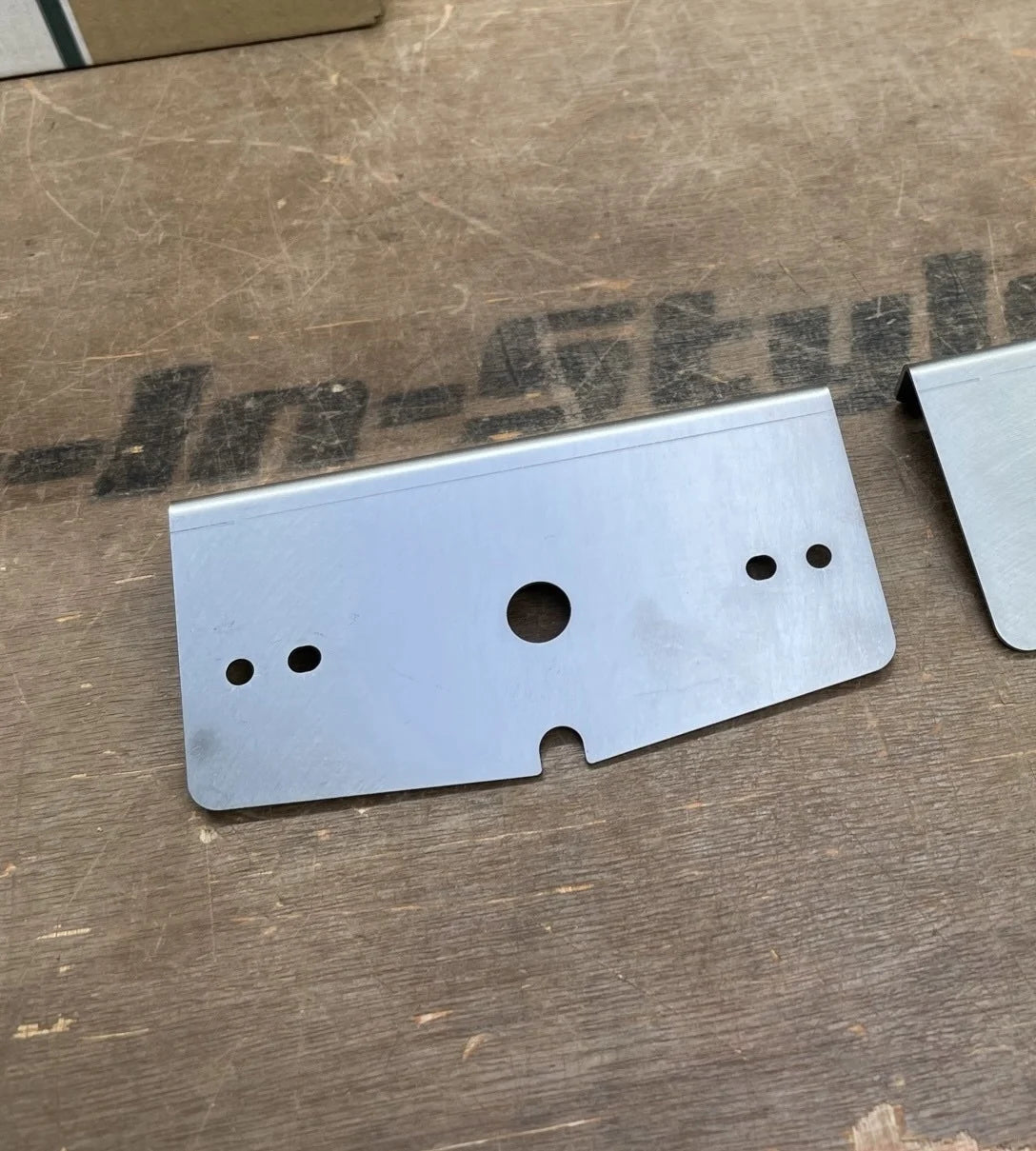 Side Hanging Mounting Bracket for Double Burners