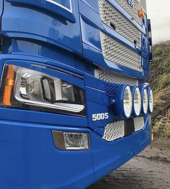 Auxiliary Light Mounting Bracket for Mounting in Grill or Roof