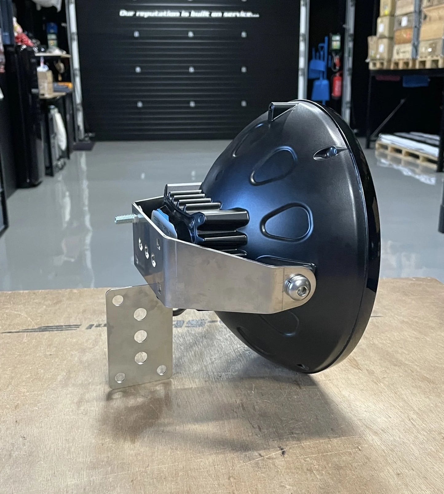 Auxiliary Light Mounting Bracket for Mounting in Grill or Roof