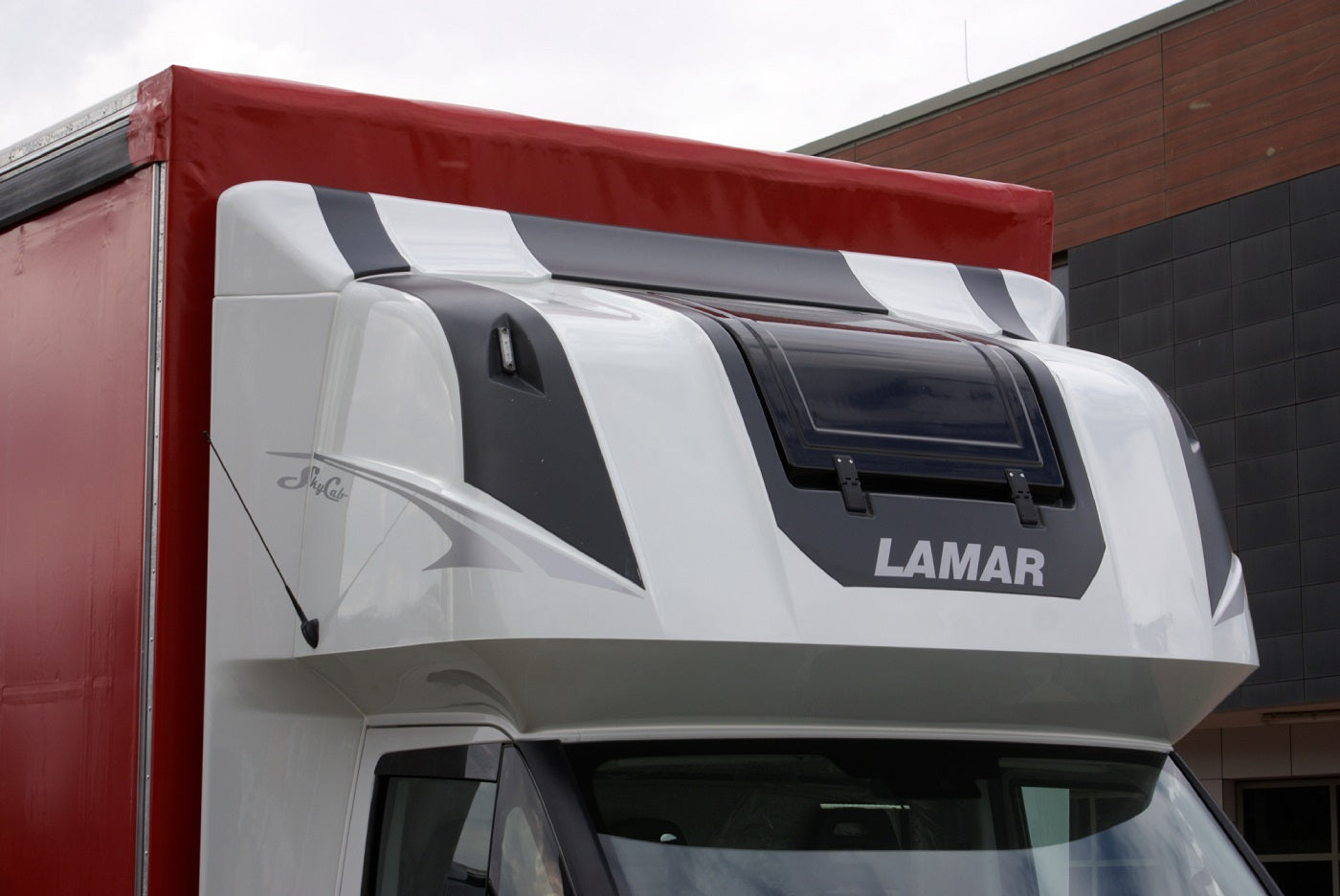 Lamar Aero SkyCAB Sleeper Cab/Sleeper Cabin with Spoilers - All Vans