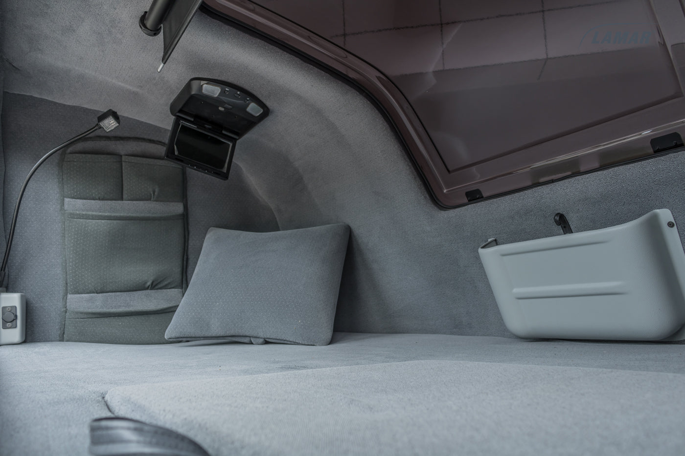 Lamar Aero SkyCAB Sleeper Cab/Sleeper Cabin with Spoilers - All Vans