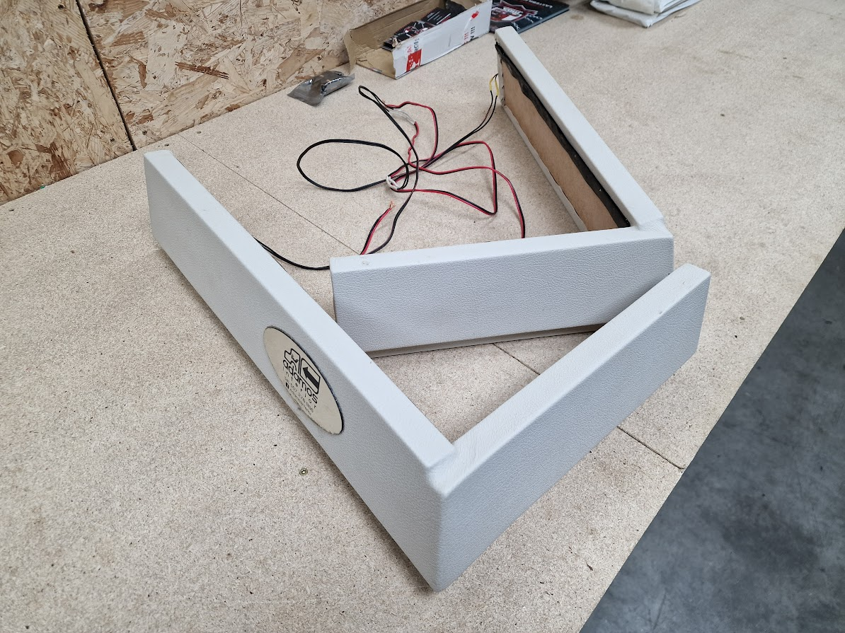 Stolsokkel Trekk i Grå, Rødt lys, til Volvo FH4/FH5/Aero