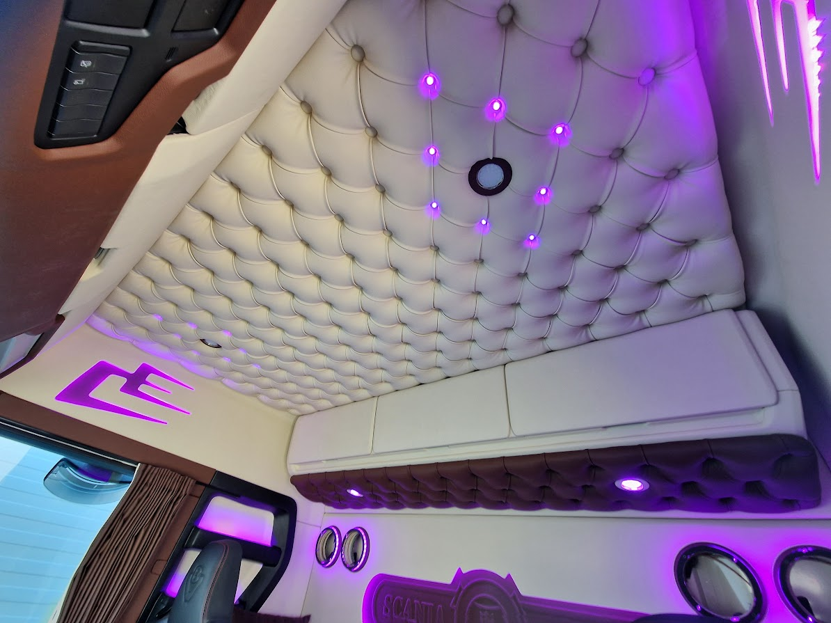 Taktrekk Laget på Bestilling - Belysning, Knappestopping, Bussplysj