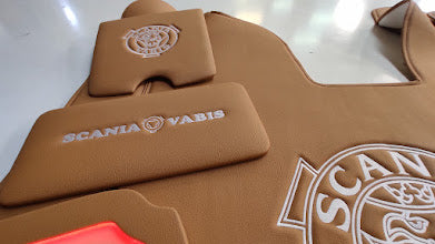 Tabletop Made to order - Leather, Button-stitching, Bus plush