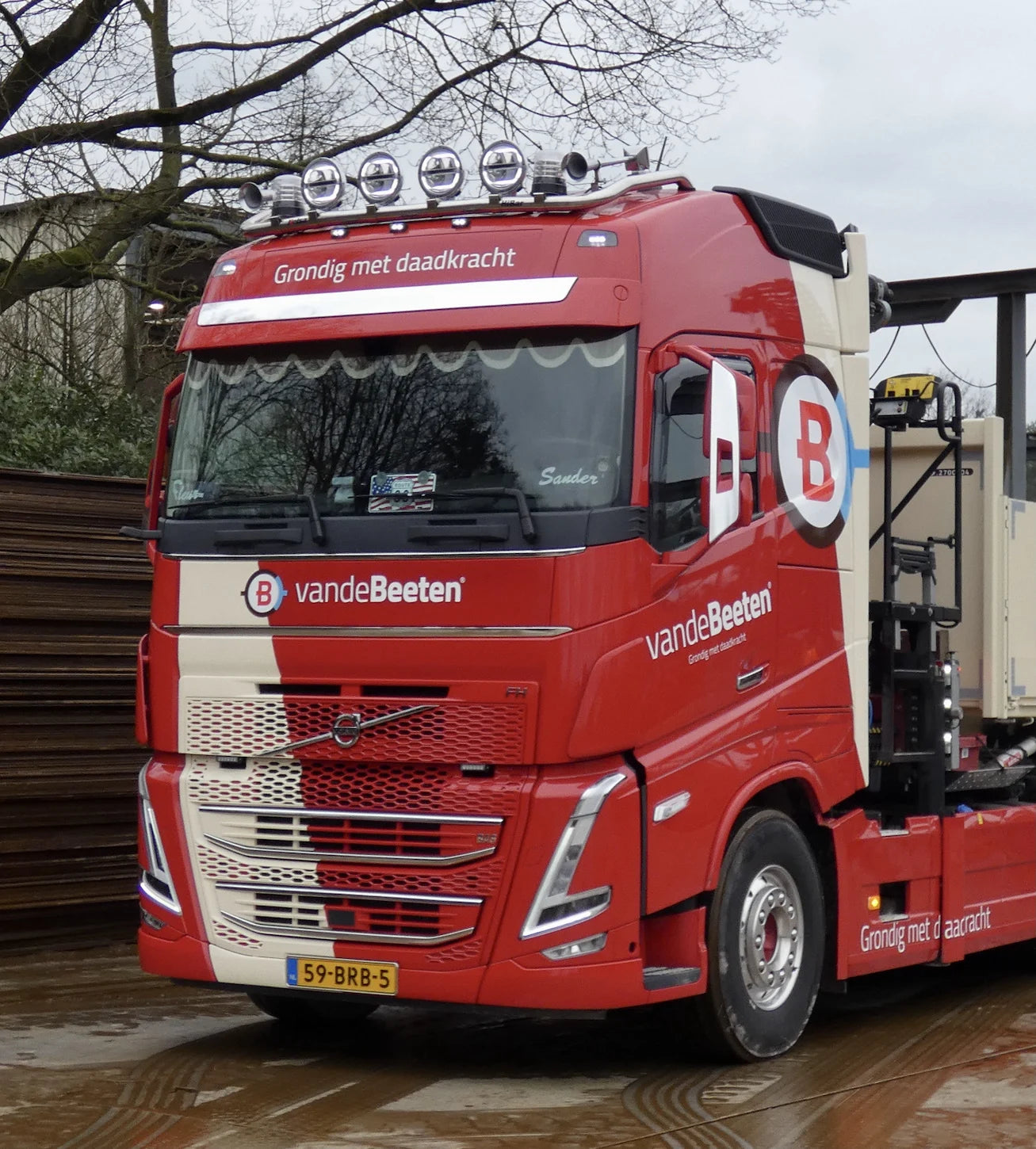 Advertising sign for Grill - Volvo FH5