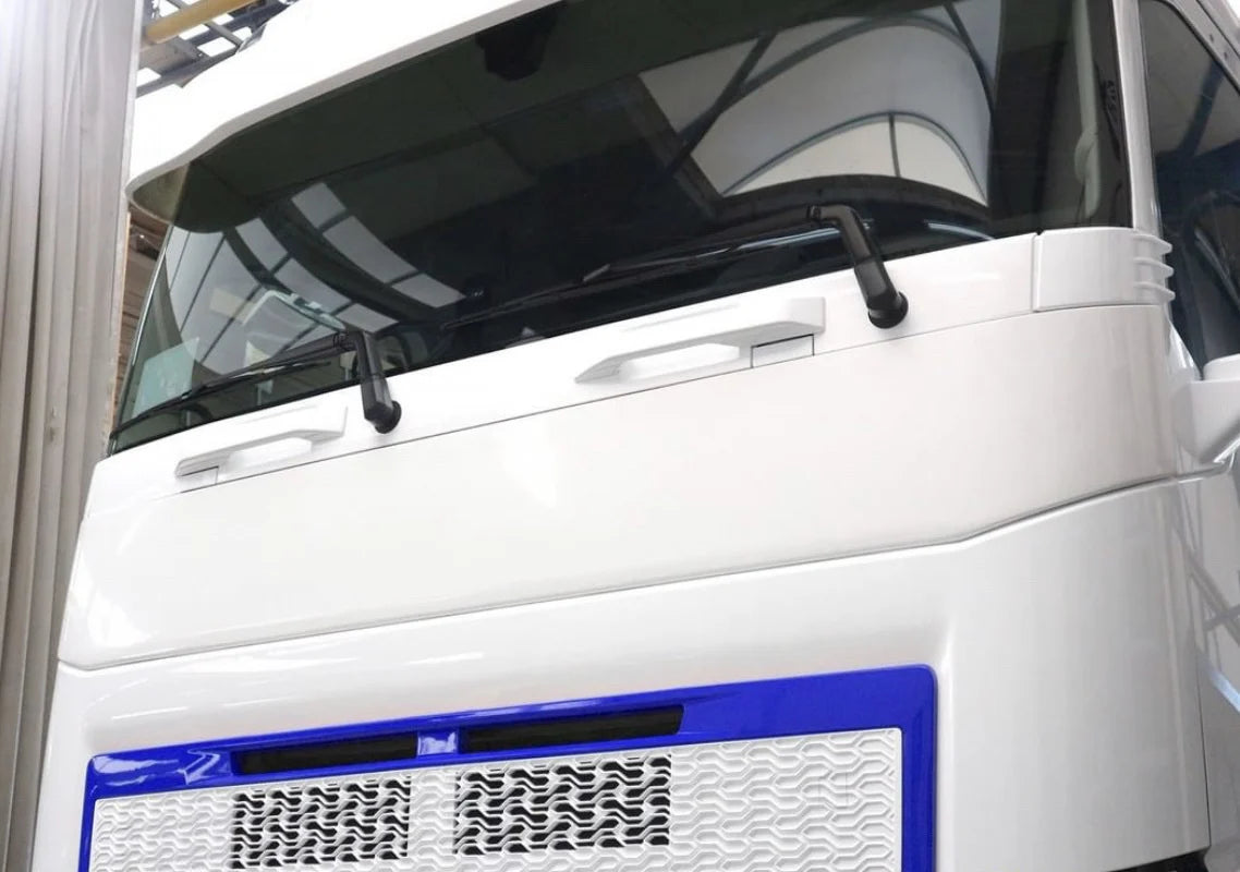 Front plate for Grill from door to door - Volvo FH5