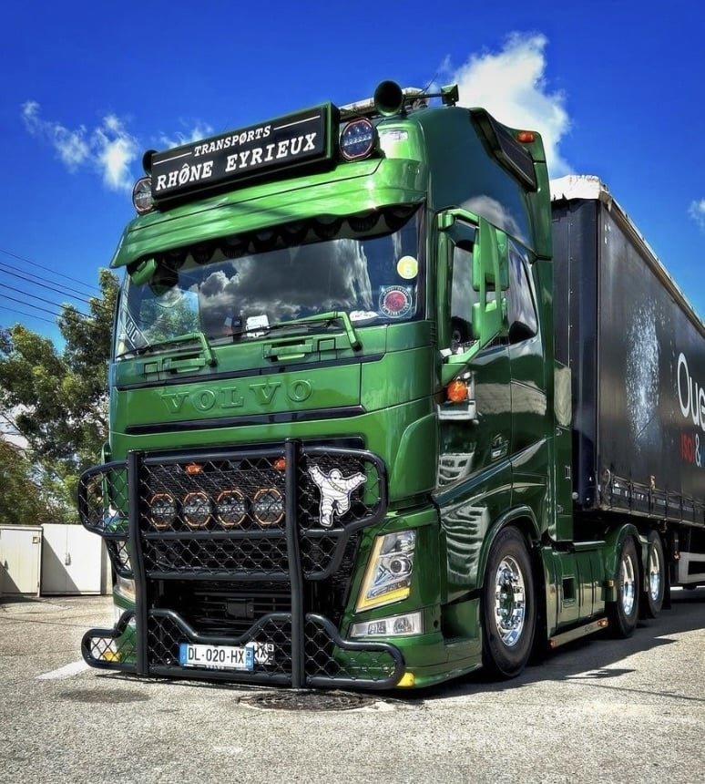 Strands Siberia Skylord 9" LED Auxiliary Light