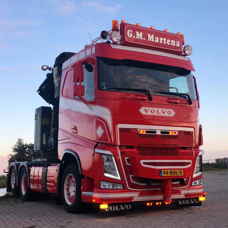 Front plate for Grill from door to door - Volvo FH4