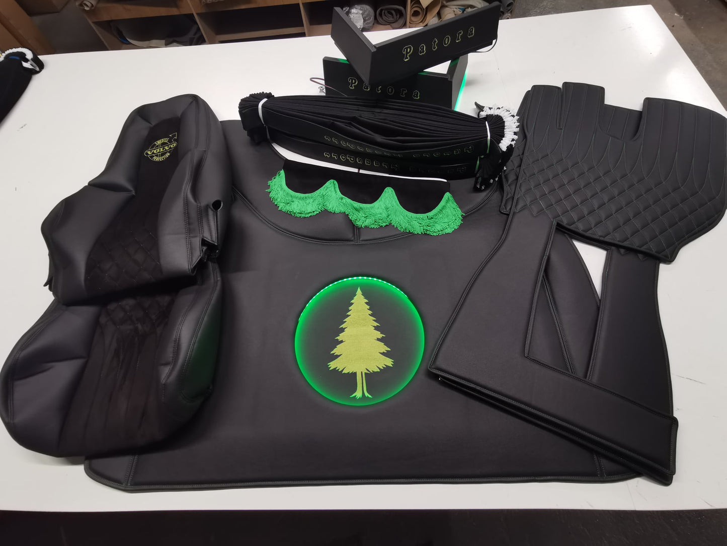 Stolsokkel Trekk Laget på Bestilling - Skinn, Bussplysj, Belysning