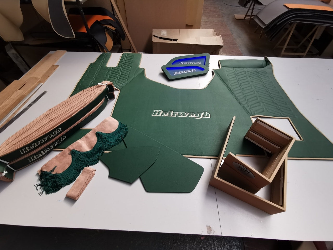 Stolsokkel Trekk Laget på Bestilling - Skinn, Bussplysj, Belysning