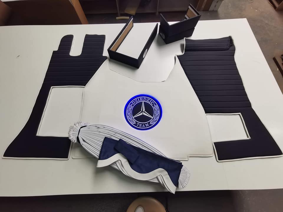 Stolsokkel Trekk Laget på Bestilling - Skinn, Bussplysj, Belysning