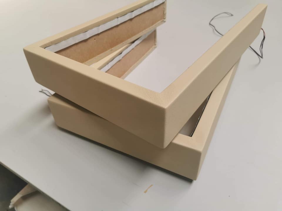 Stolsokkel Trekk Laget på Bestilling - Skinn, Bussplysj, Belysning