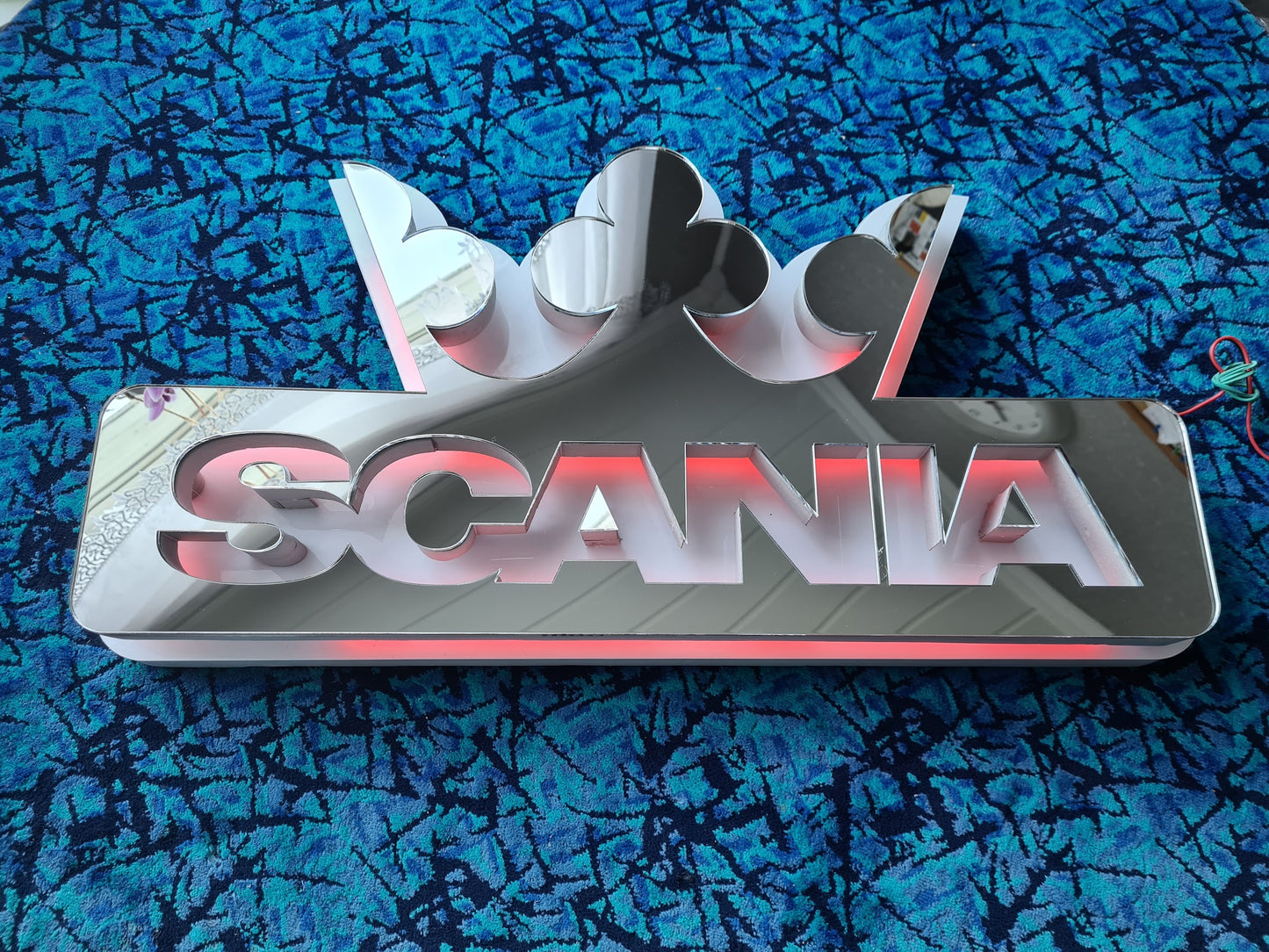 LED Lysskilt/Speil 3D, SCANIA med Krone - Rød/RGB 24V