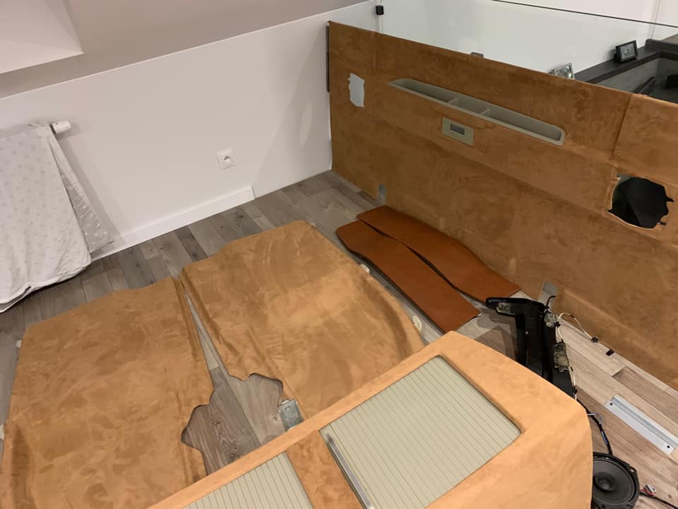 Alcantara / Semsket Skinn, Selvklebende - Rød