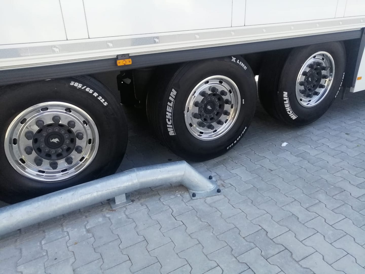 Oil Marker Toma 440, for Rubber / Tires - White