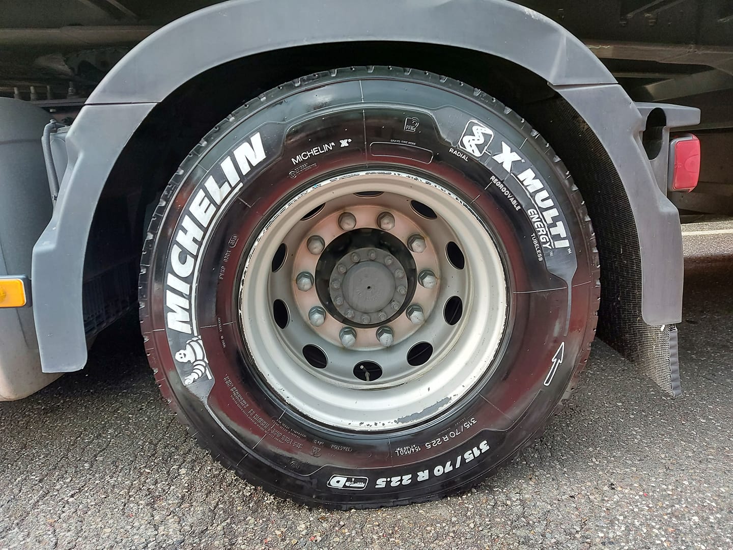 Oil Marker Toma 440, for Rubber / Tires - White