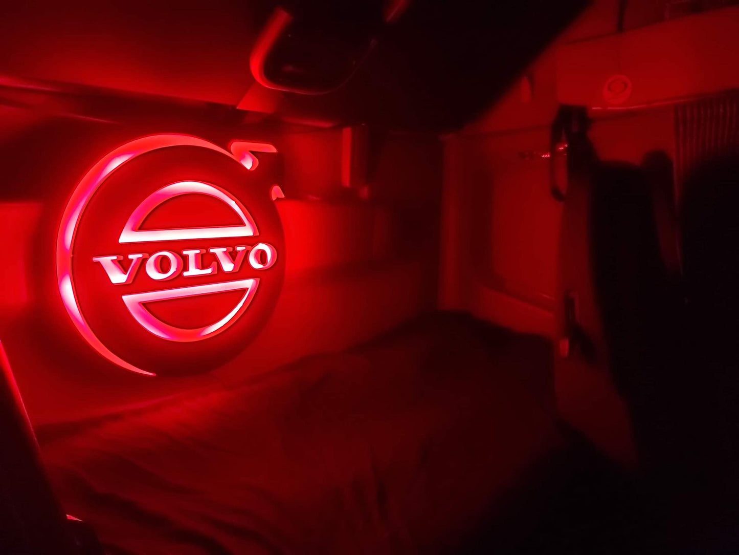 LED Lysskilt 3D, VOLVO Logo / Sort Glans - Rød/RGB 24V