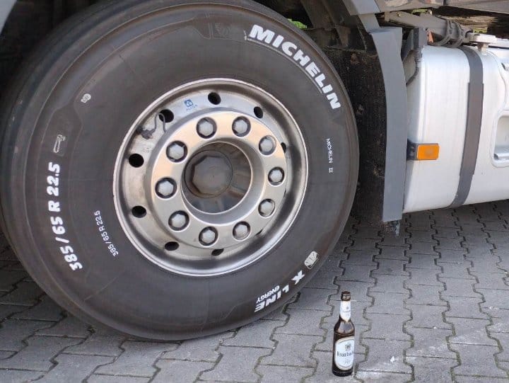 Oil Marker Toma 440, for Rubber / Tires - White