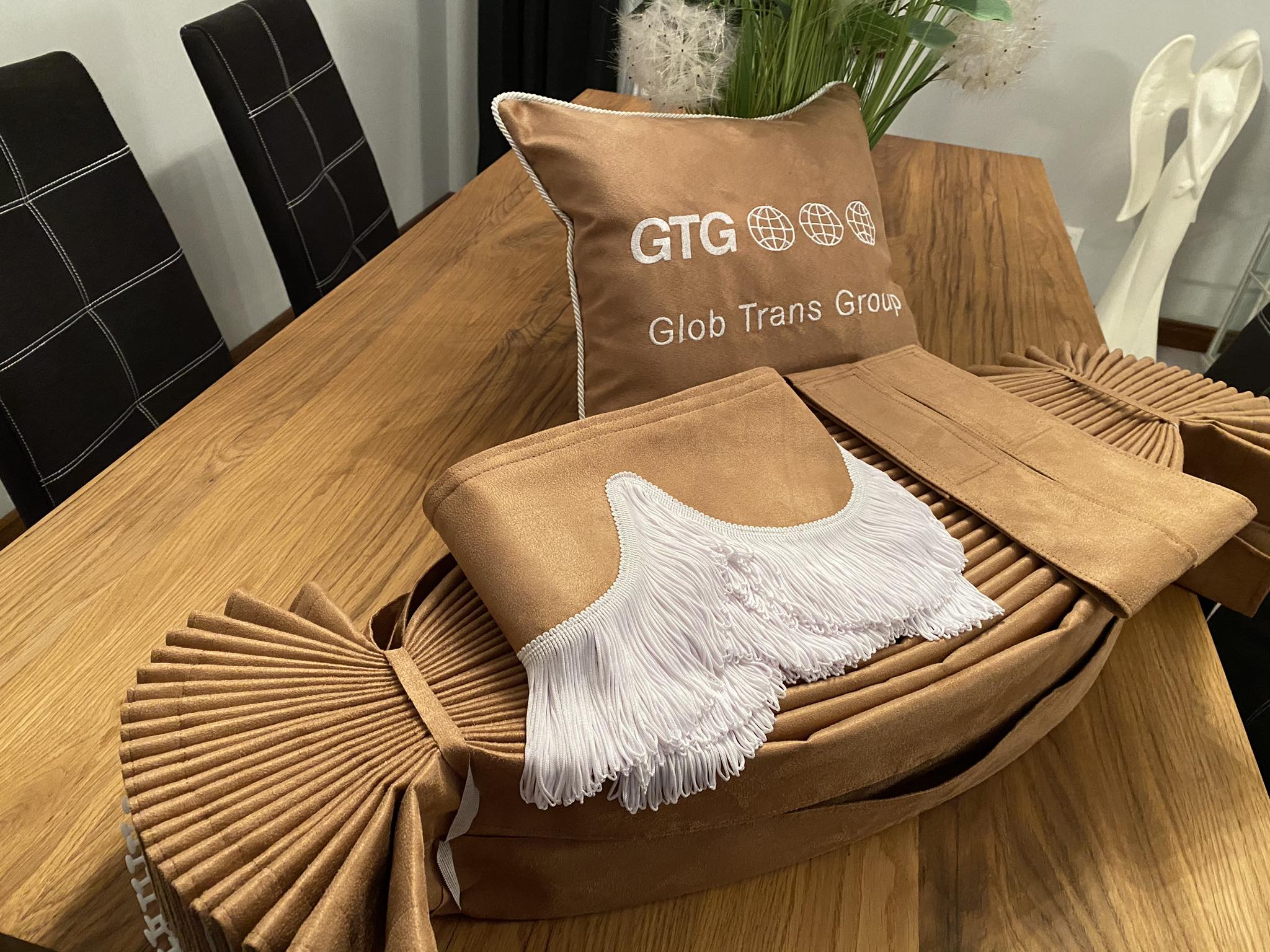 Decorative Cushion in Fabric/Bus Plush, 40x40cm - Made to Order