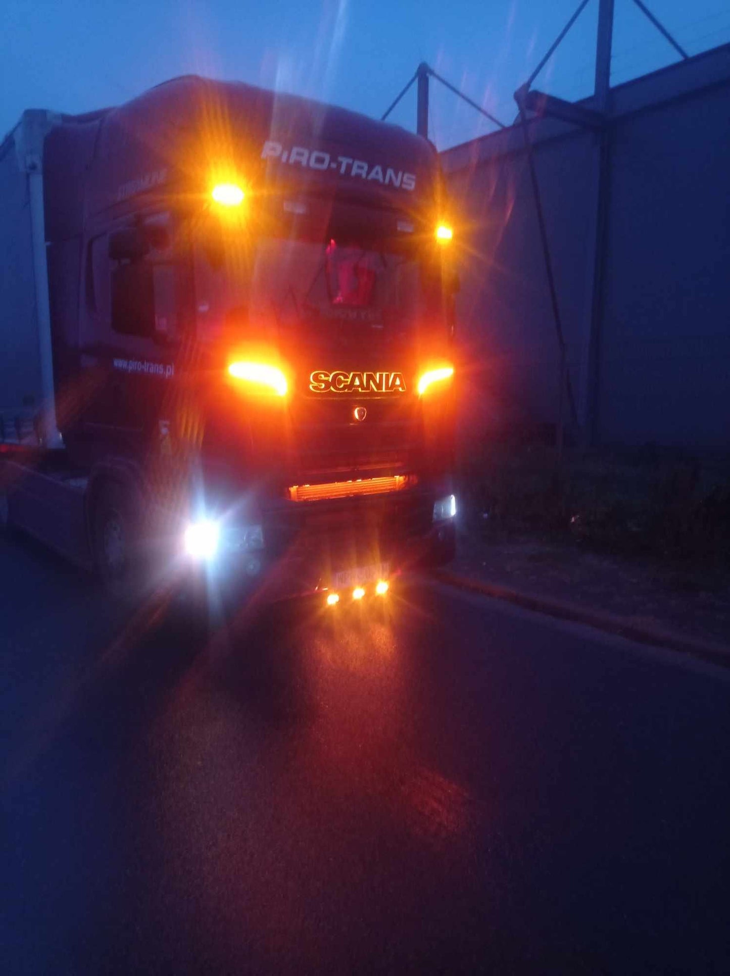 Opplyst SCANIA LED-Logo, 12/24v, RGB