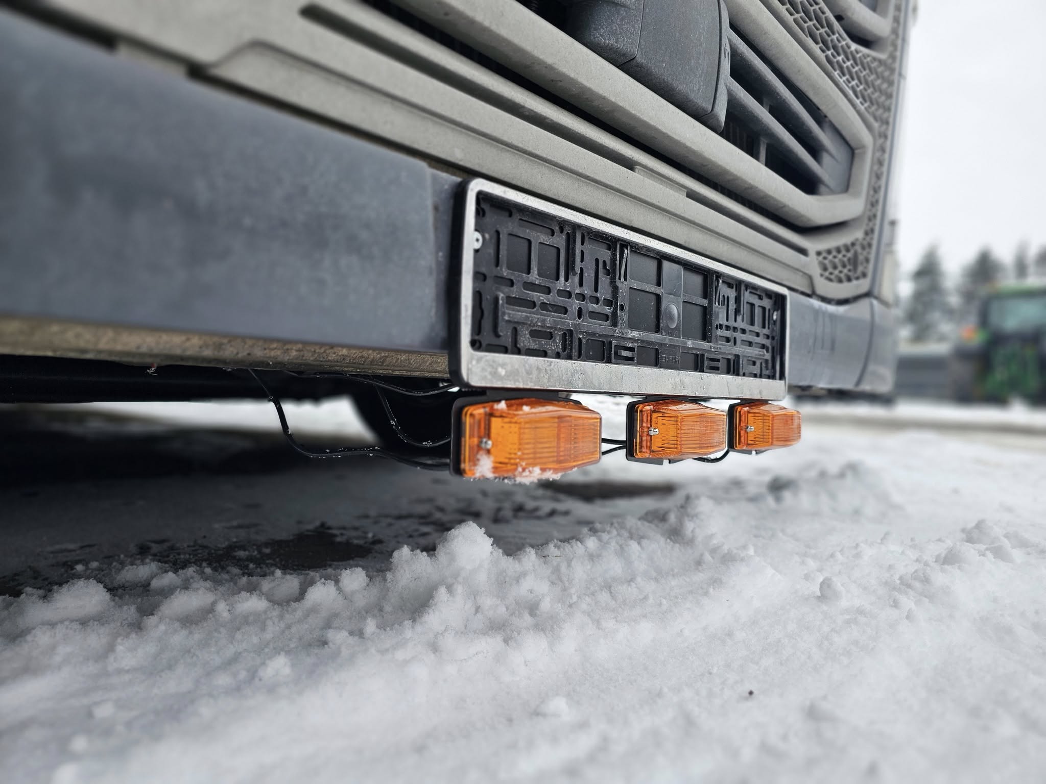 Mounting Bracket for Double Burners, Behind Sign Frame - Black