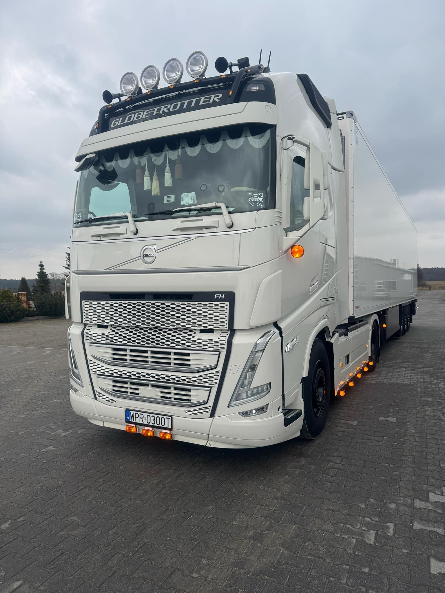 Mounting Bracket for Double Burners, Behind Sign Frame - Black