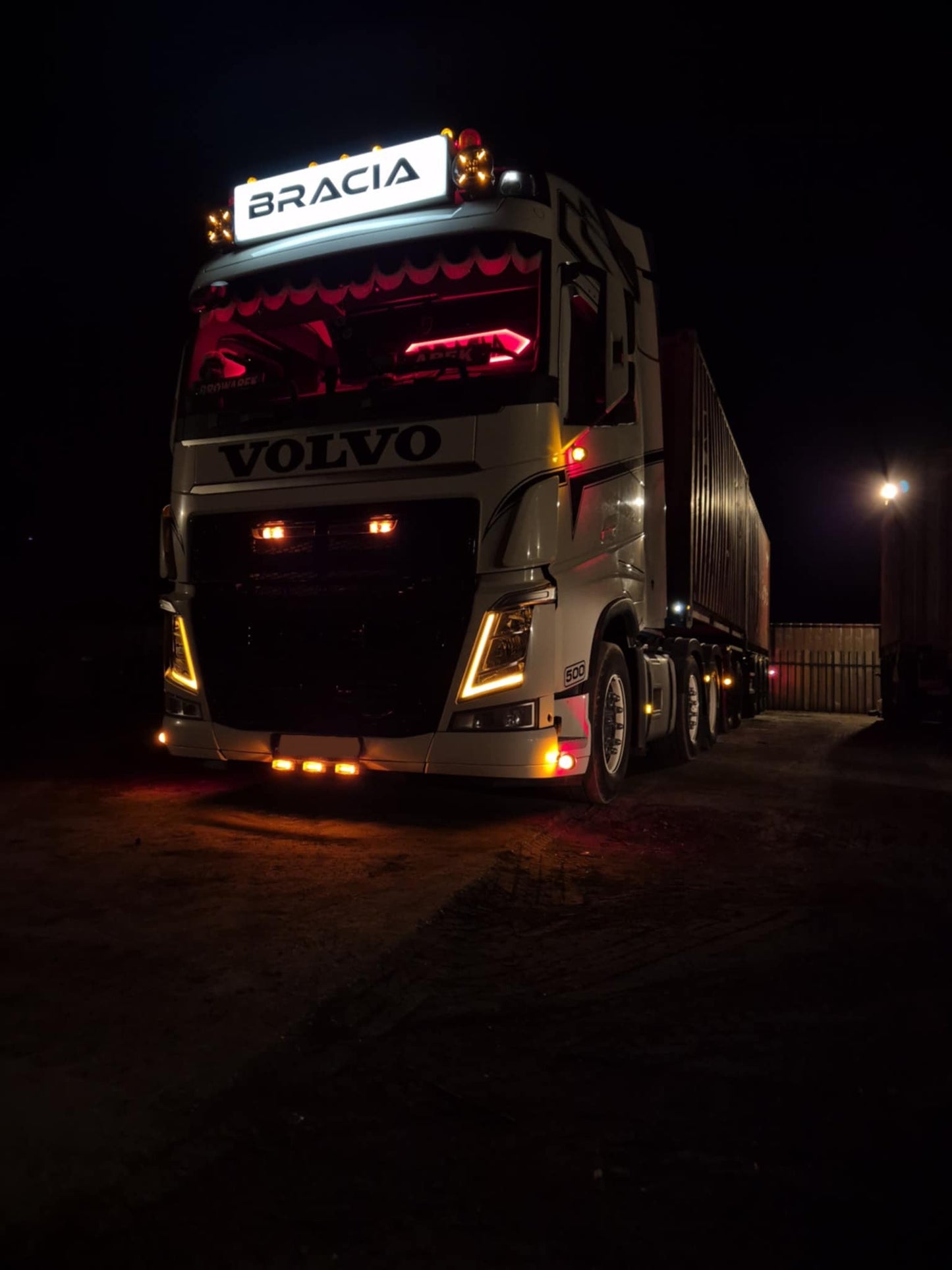 Mounting Bracket for Double Burners, Behind Sign Frame - Black