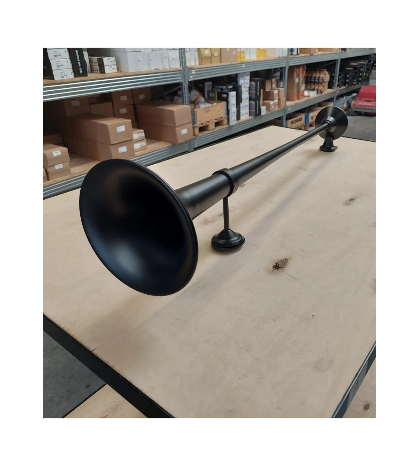 Nedking Brass 95cm - 37" Svart Lufthorn