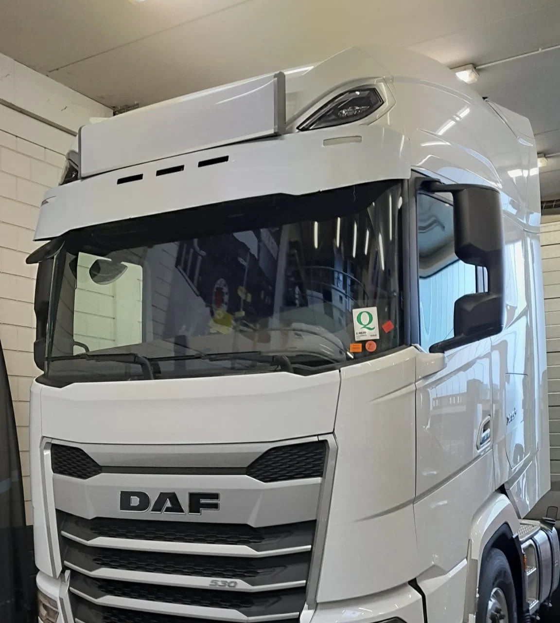 Light box mounting bracket for DAF NG XF/XG/XG+