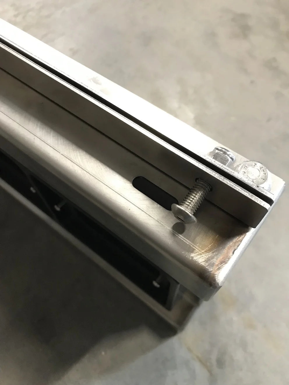 Bakre Støtfanger i Rustfritt Stål, Inkl Støtter