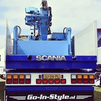 Hella Firkantet Baklys, Rød