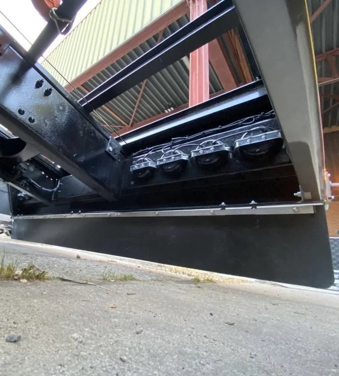 Hinged Mounting Bracket for 248cm Mudflap