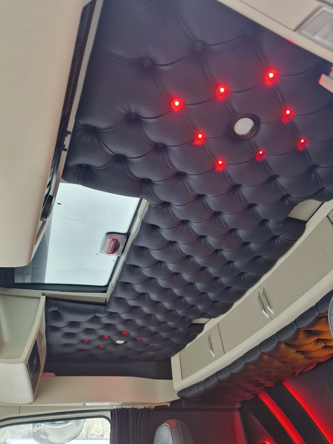 Taktrekk Laget på Bestilling - Belysning, Knappestopping, Bussplysj