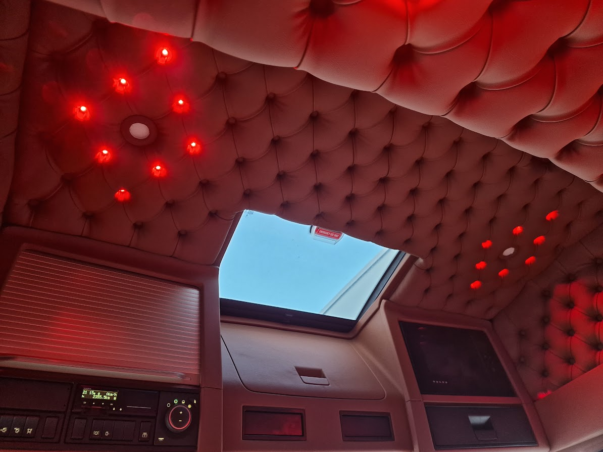 Taktrekk Laget på Bestilling - Belysning, Knappestopping, Bussplysj