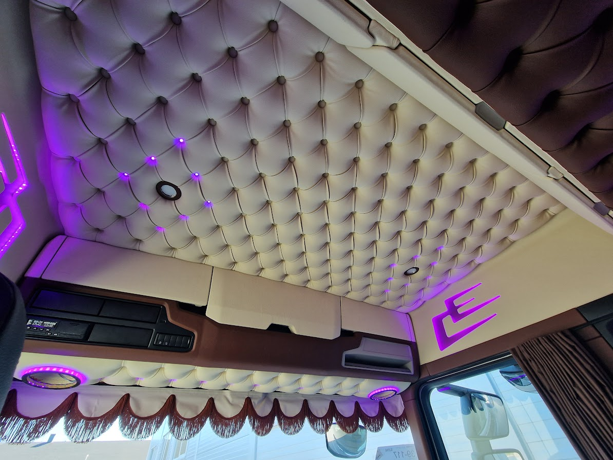 Taktrekk Laget på Bestilling - Belysning, Knappestopping, Bussplysj