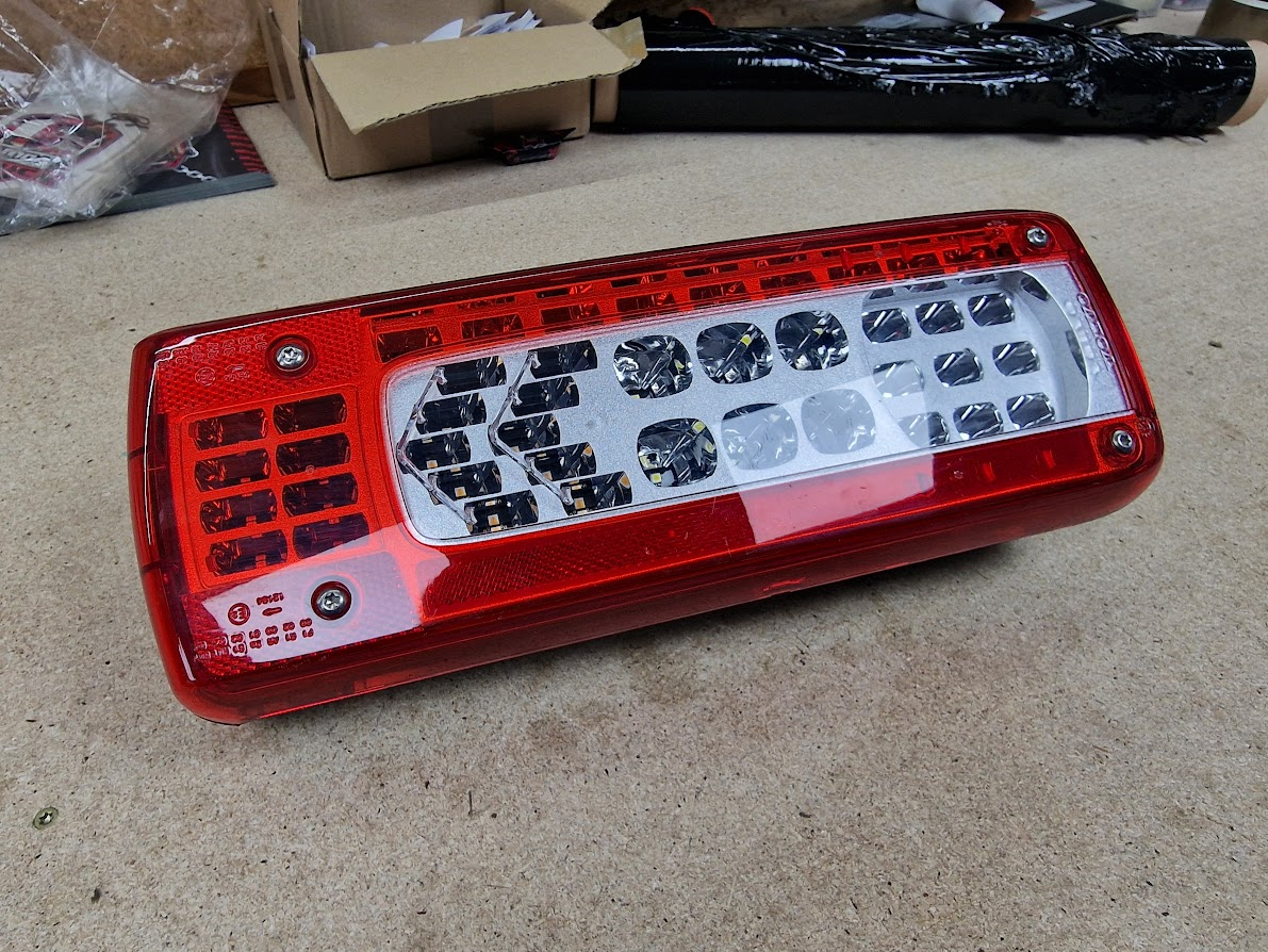 Ny Original LED Baklykt Venstre, Vignal, til Volvo FH / FM