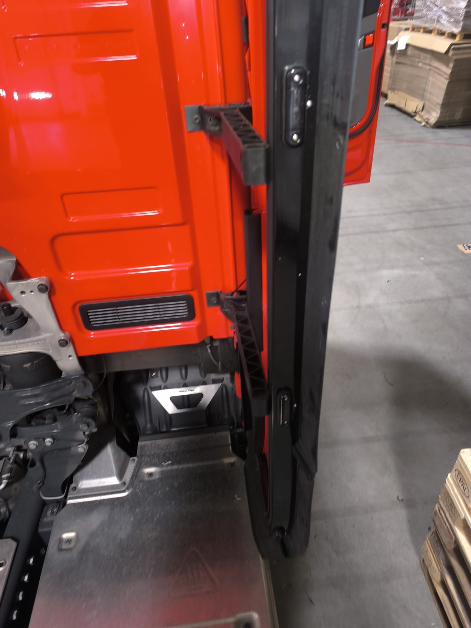 Perleport i Rustfritt Stål/Pulverlakk - Scania Nextgen R/S