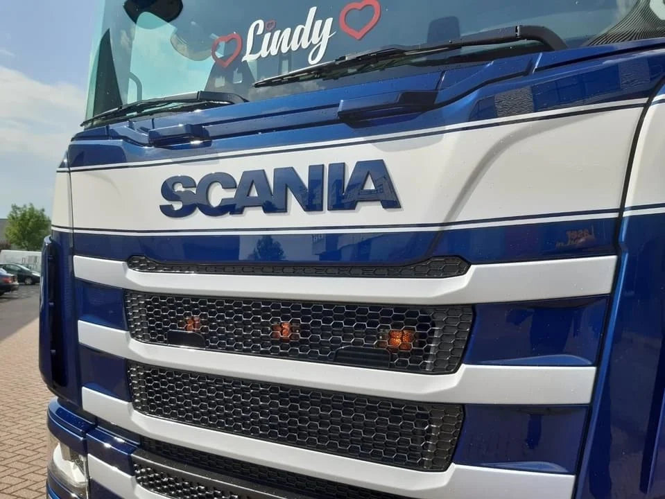 Full Front plate for Grill - Scania Nextgen S/R