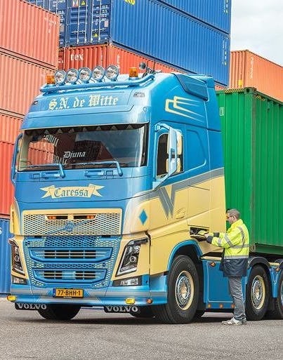 Front plate for Grill from door to door - Volvo FH4