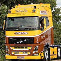 Front plate for Grill from door to door - Volvo FH4