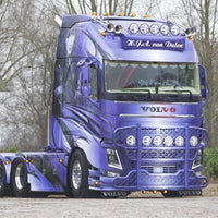 Front plate for Grill from door to door - Volvo FH4