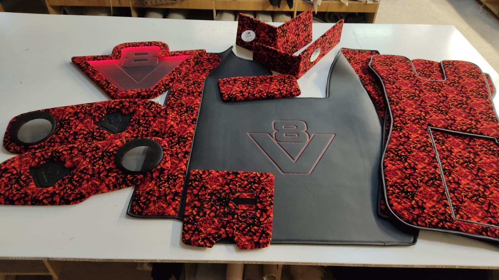 Mattesett Laget på Bestilling - Belysning, Knappestopping, Bussplysj