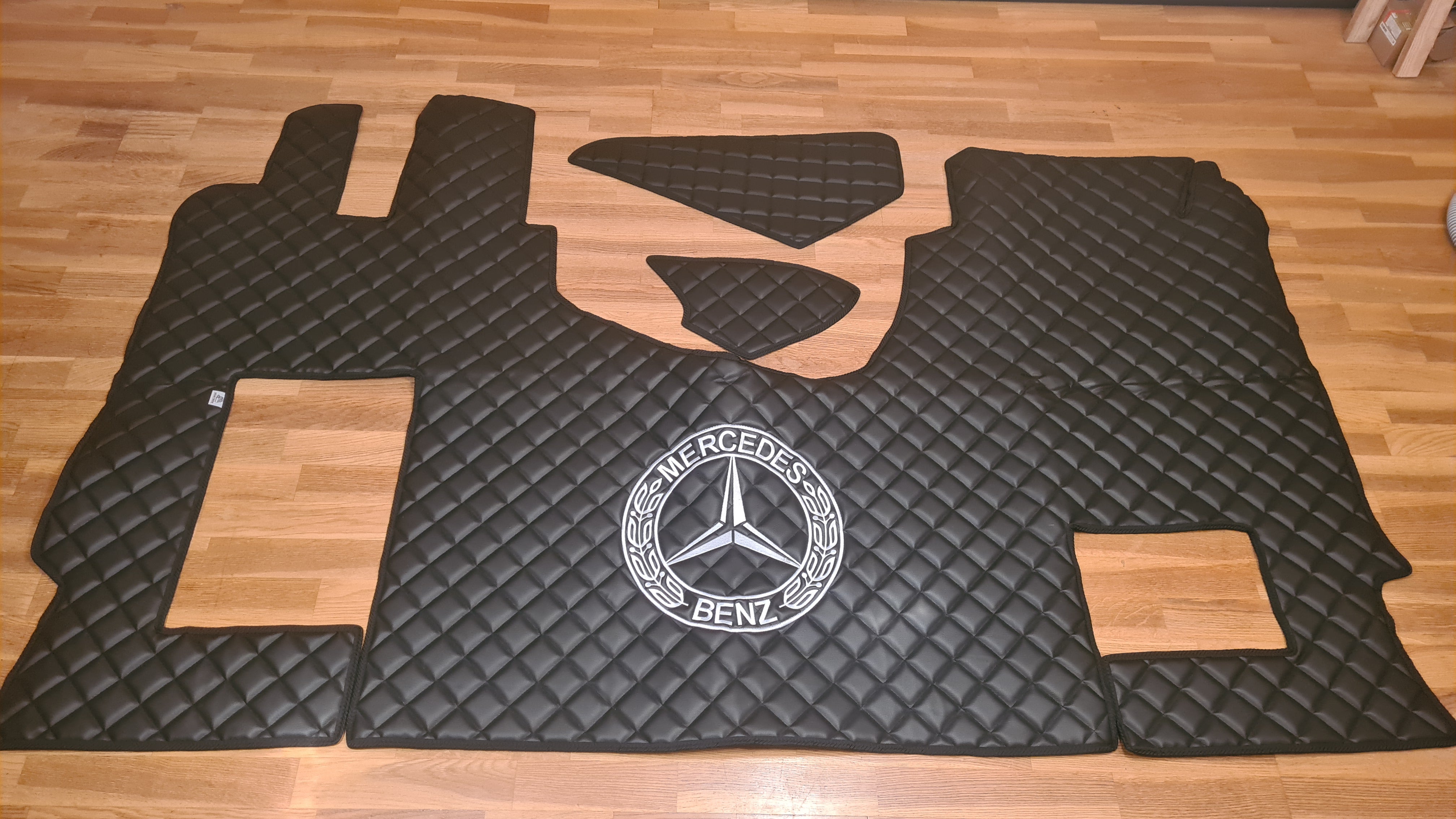 Mat set in Ruter - Mercedes Actros MP4/MP5 Fixed Passenger Seat