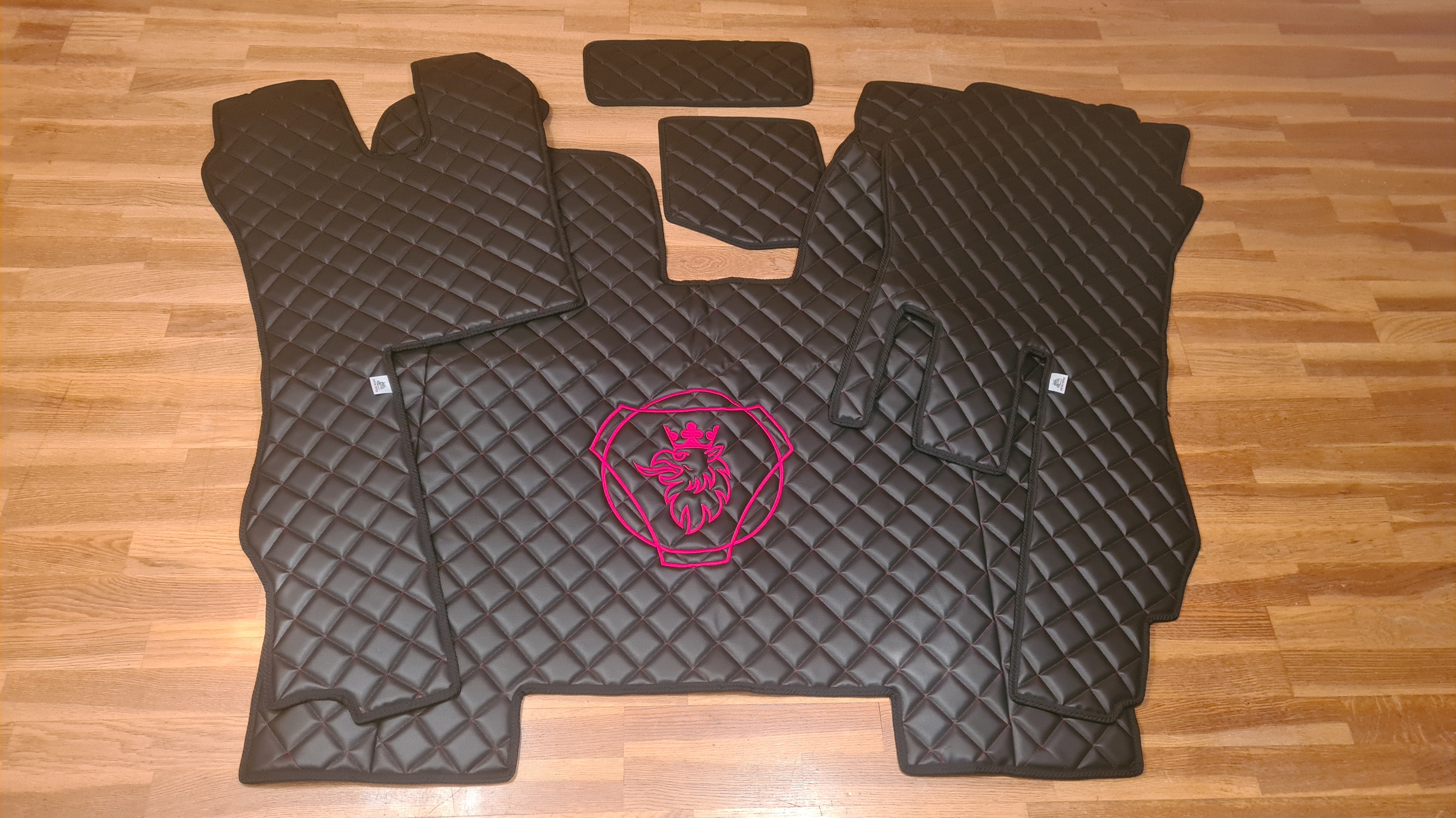 Mat set in Ruter - Scania R 2004-2008